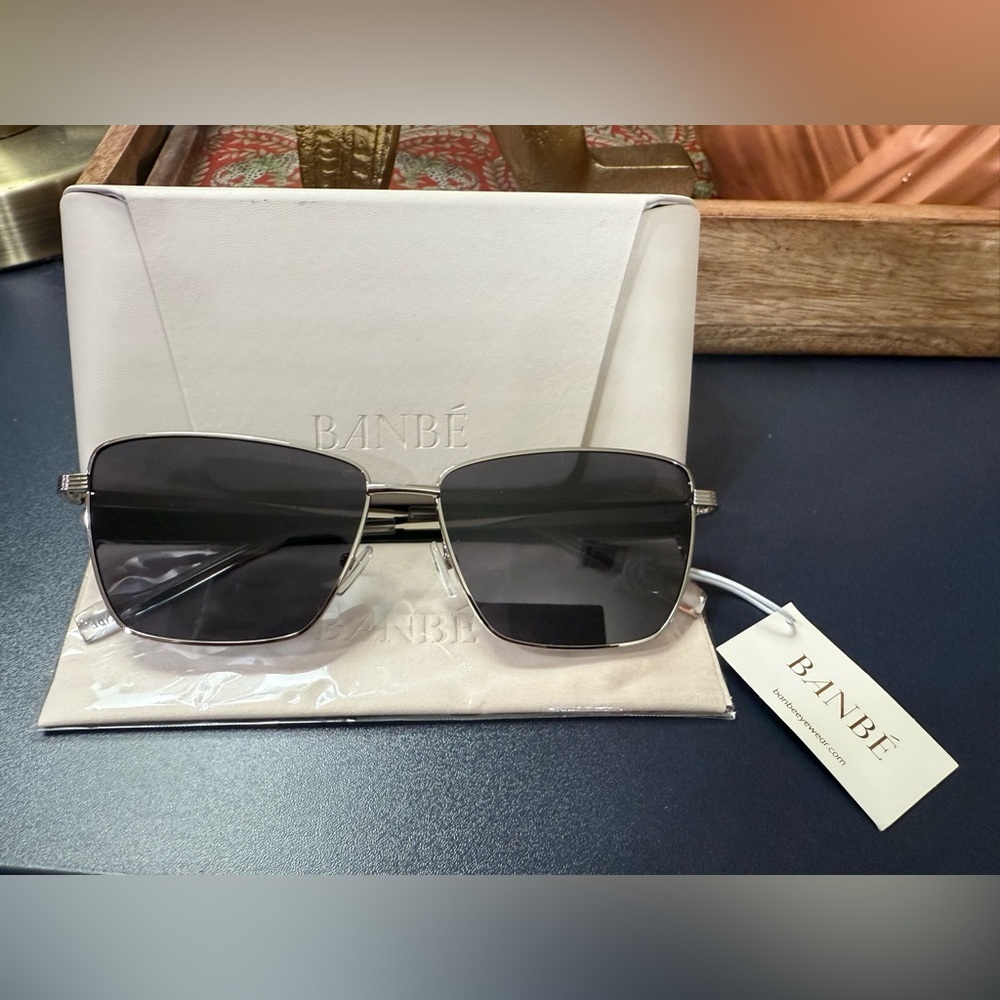 *NWT* Banbé Natalia Square Frame Sunglasses - Picture 4 of 7
